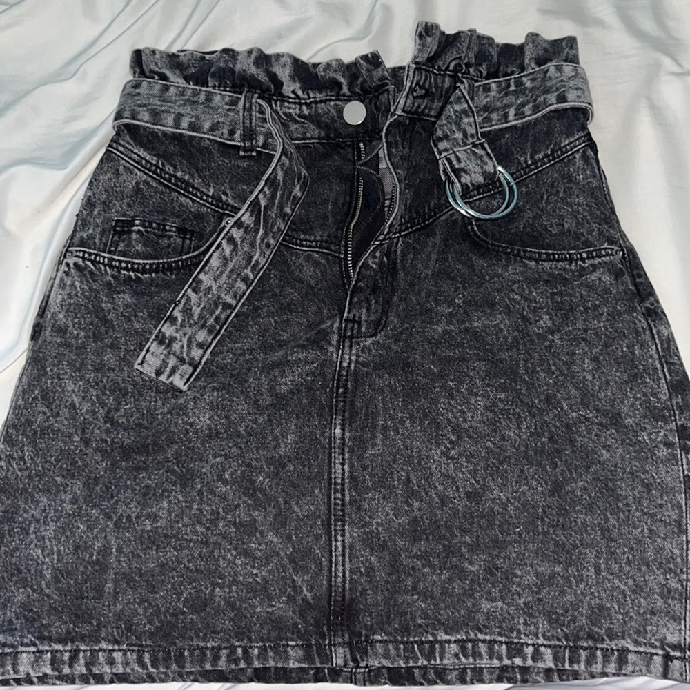 H&M black denim skirt